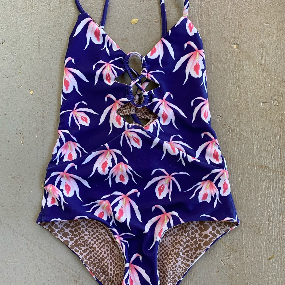 Acacia honey one piece